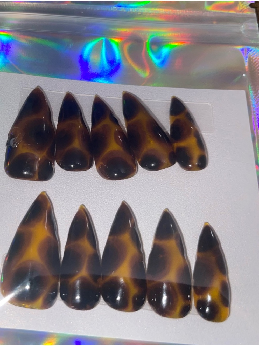 Tortoiseshell Press-On Stiletto Nails - Brown & Black